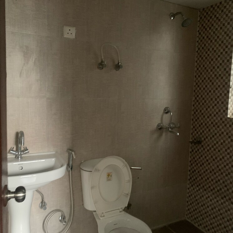 Bathroom, aditya-urban-homes 2 Bedroom 840 Sq.Ft. Apartment In Shahpur Bamheta Ghaziabad 8835930