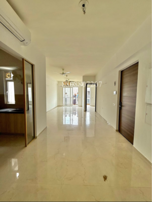 Room in 3 BHK Builder Floor at Smart World Orchard, Sector 61 – for Sale