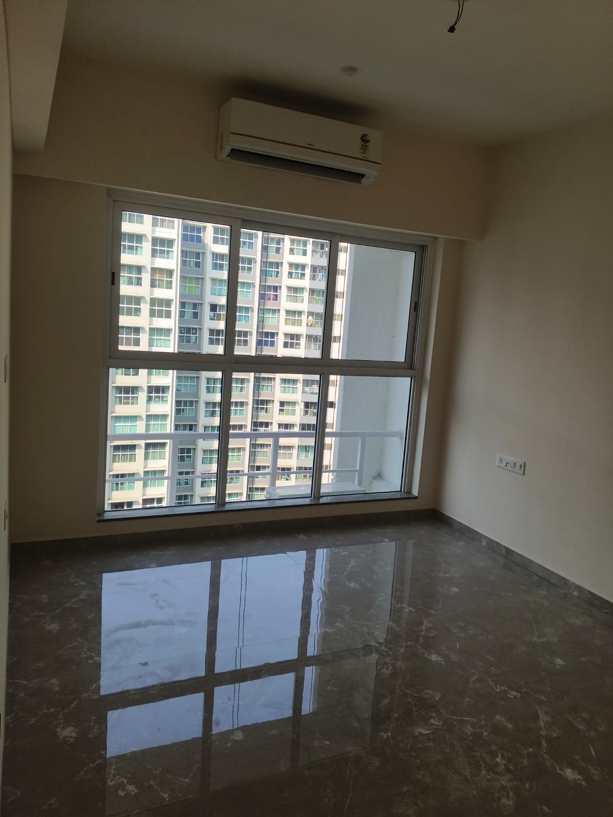 1 BHK + Servant Room Apartment For Rent in Godrej Urban Park
