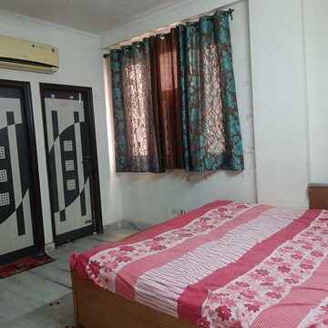 Bedroom in 2 BHK Builder Floor at Neb Sarai – for Rent