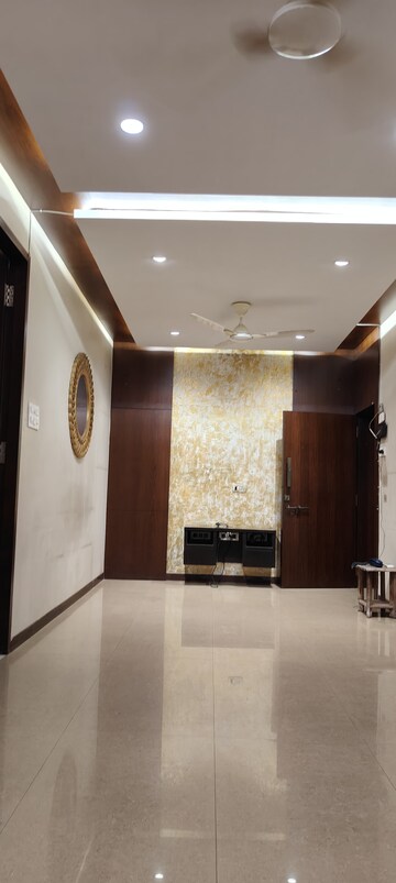 2.5 BHK Apartment For Rent in Ekta Tripolis, Goregaon West