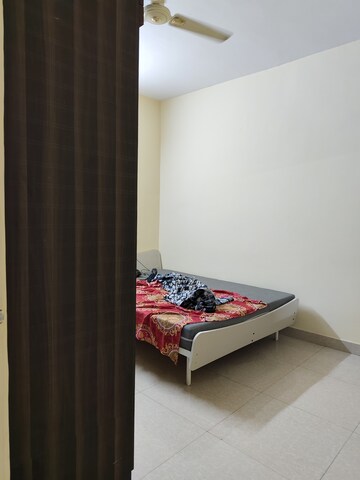Bedroom in 2 BHK Apartment at Halasuru – for Rent
