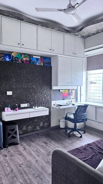 Master Bedroom in 2 BHK Apartment at Laxmi Narayan Residency, Vartak Nagar – for Rent