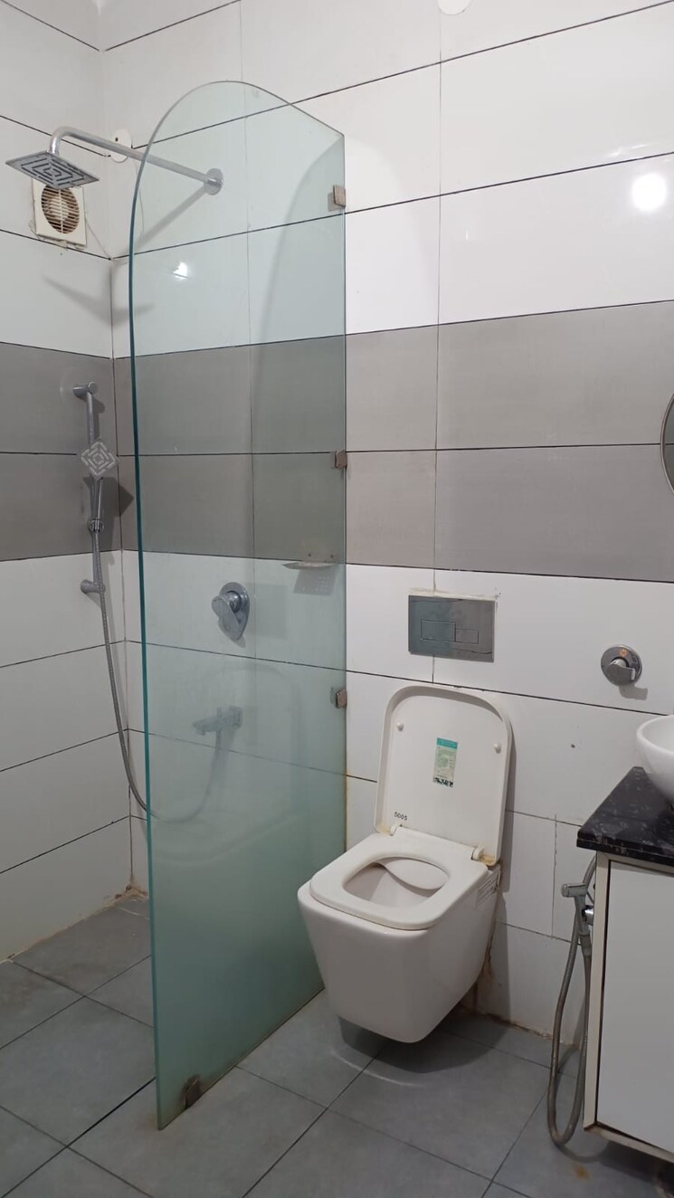 Bathroom, orchid-island 2 Bedroom 1200 Sq.Ft. Builder Floor In Sector 51 Gurgaon 8836071