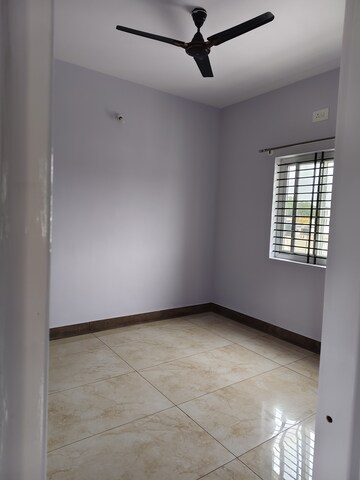 Room in 2 BHK Builder Floor at Halasuru – for Rent
