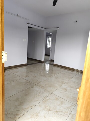 Room in 2 BHK Builder Floor at Halasuru – for Rent