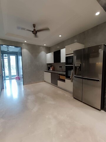 Room in 4 BHK Builder Floor at Palam Vihar Residents Association, Palam Vihar – for Sale