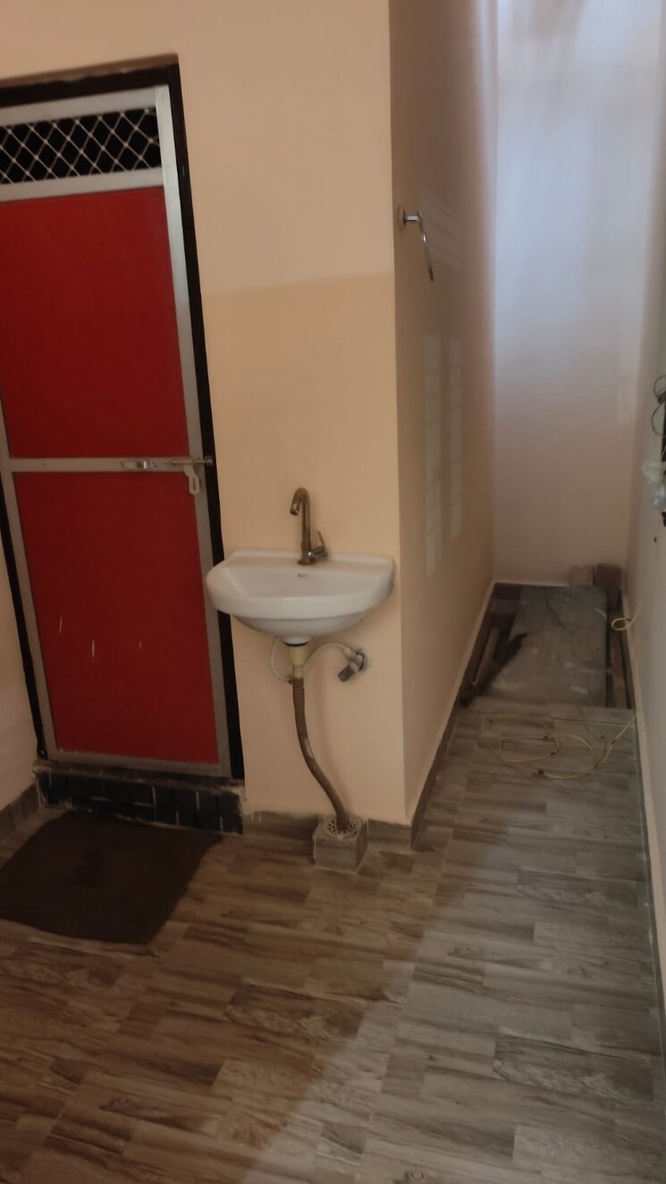 Bathroom, tikhampur 2 Bedroom 1100 Sq.Ft. Apartment In Tikhampur Ballia 8836104