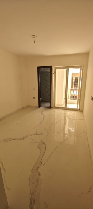 Room in 4 BHK Apartment at Emerald Anmol, Sector 88 – for Rent