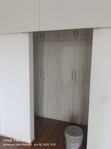 Room in 3 BHK Apartment at Rishita Manhattan, Gomti Nagar – for Rent
