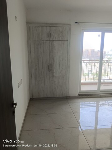 Room in 3 BHK Apartment at Rishita Manhattan, Gomti Nagar – for Rent