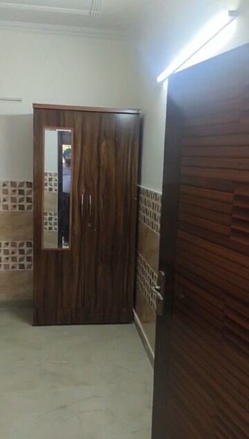 Room in 2 BHK Builder Floor at Lajpat Nagar 4 – for Rent