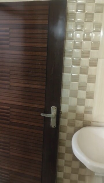 Bathroom in 2 BHK Builder Floor at Lajpat Nagar 4 – for Rent