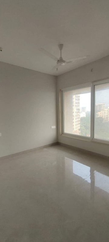 Room in 2 BHK Apartment at Pratham Saffron Heights, Andheri West – for Rent