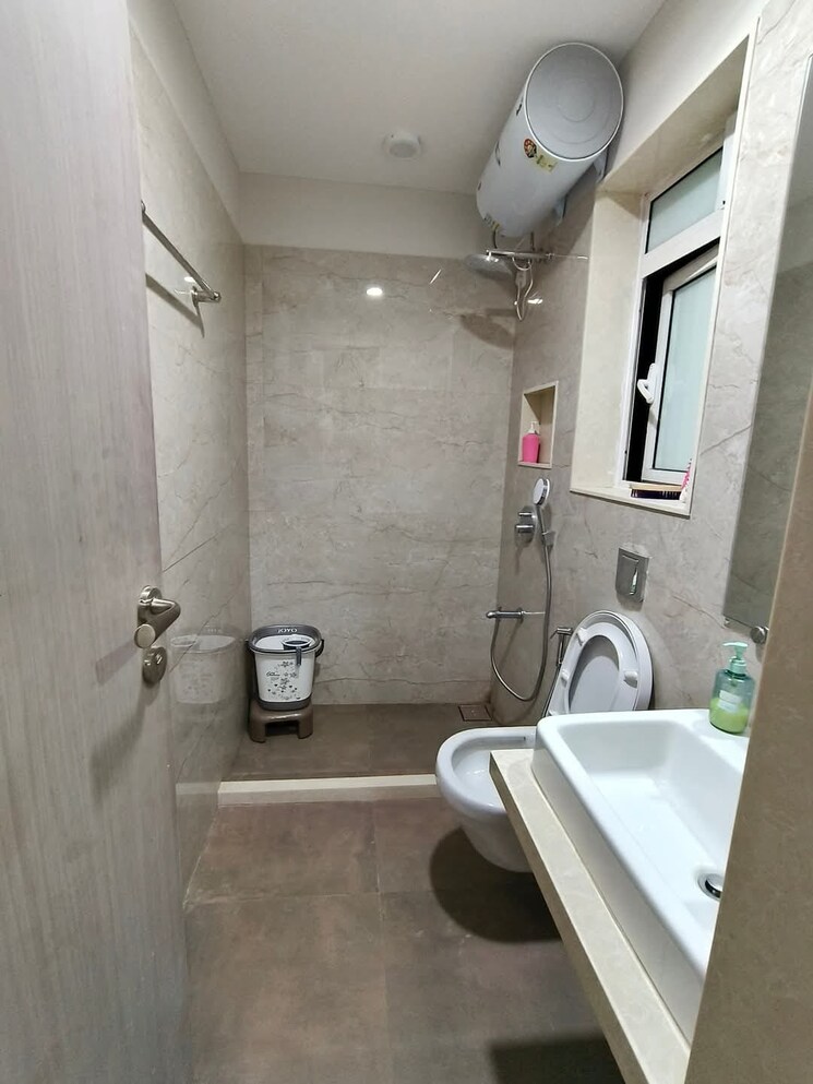 Bathroom, pratham-saffron-heights 2 Bedroom 688 Sq.Ft. Apartment In Andheri West Mumbai 8836200
