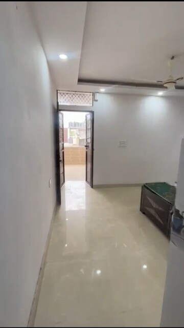 Room in 1 BHK Builder Floor at Lajpat Nagar 4 – for Rent