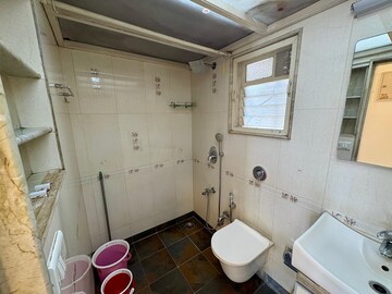 Bathroom in 2 BHK Apartment at Trombay – for Rent