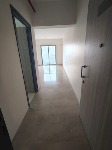Room in 2.5 BHK Apartment at Rustomjee Summit, Borivali East – for Rent