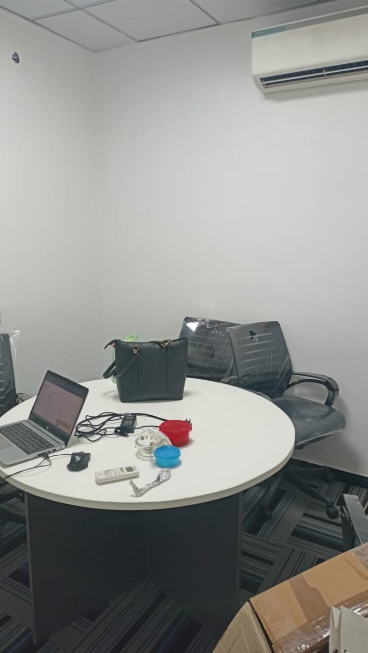 Team Area, sector 63 Commercial Office Space 1900 Sq.Ft. In Sector 63 Noida 8836601