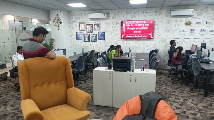 Team Area, sector 63 Commercial Office Space 1900 Sq.Ft. In Sector 63 Noida 8836601
