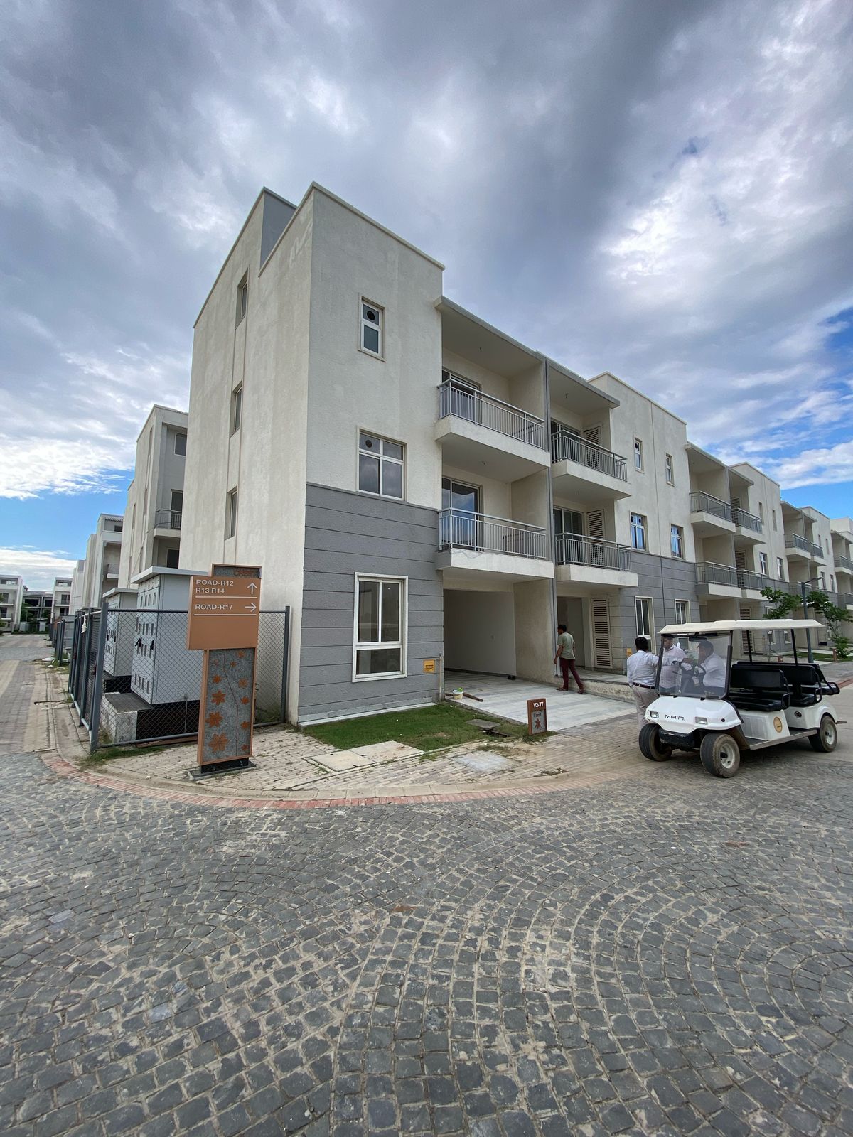 4 BHK + Servant Room Villa For Sale in Jaypee Greens Kingswood Oriental