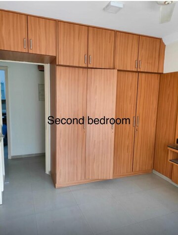 Room in 2.5 BHK Apartment at Raheja Acropolis, Deonar – for Rent