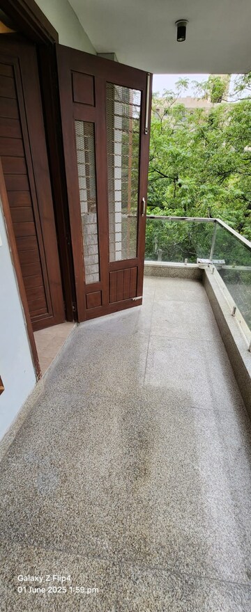 Balcony in 3 BHK Builder Floor at DLF Imperial Residences, Dlf Phase I – for Sale