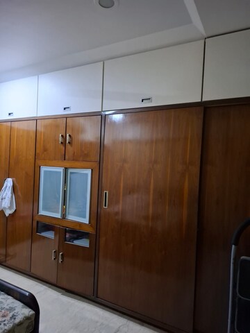 Furnished Amenities in 3 BHK Apartment at Diamond Garden, Chembur – for Rent