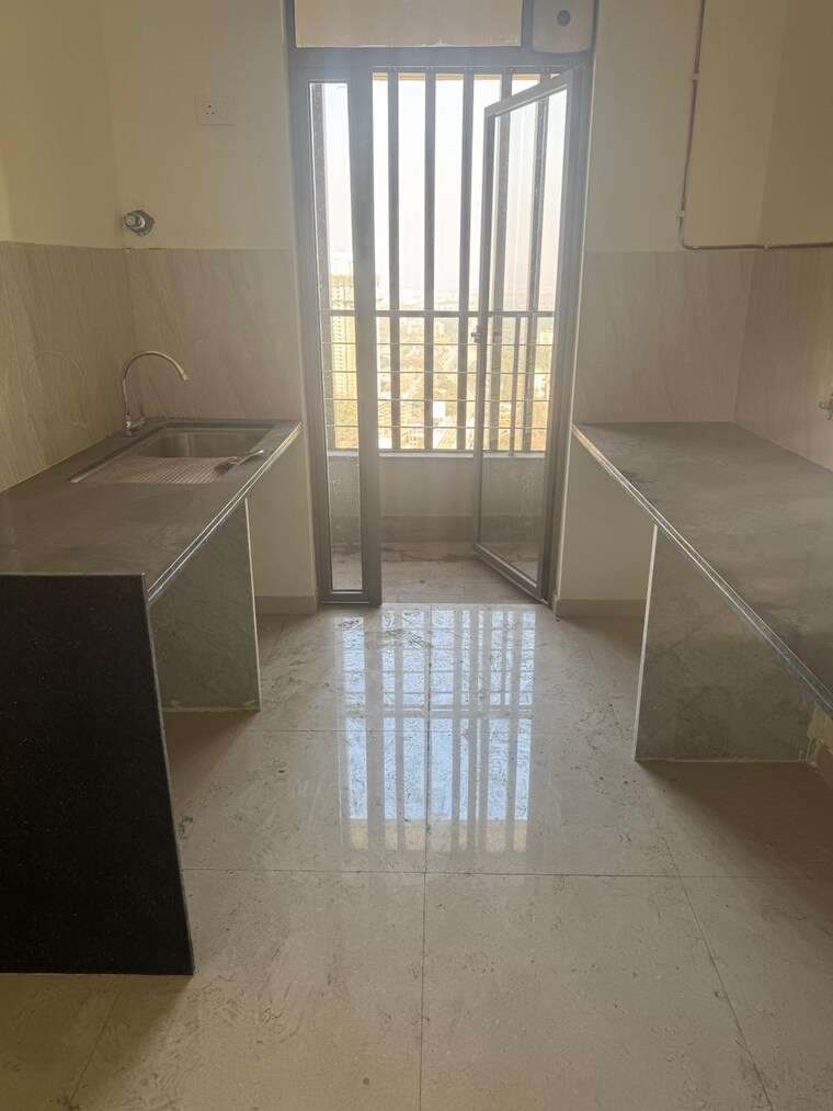 Room, kalpataru-paramount 2 Bedroom 711 Sq.Ft. Apartment In Kapur Bawdi Thane 8836477