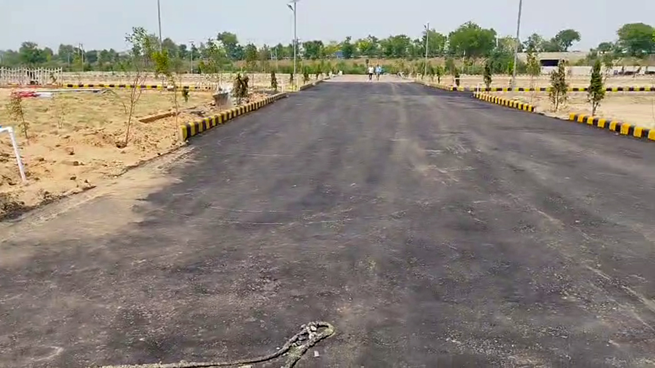 Plot For Sale in Yamuna Expressway