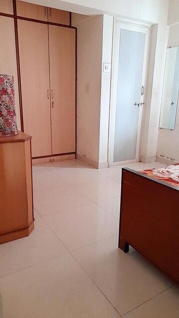 Room in 3 BHK Apartment at Merlin X, Tangra – for Sale