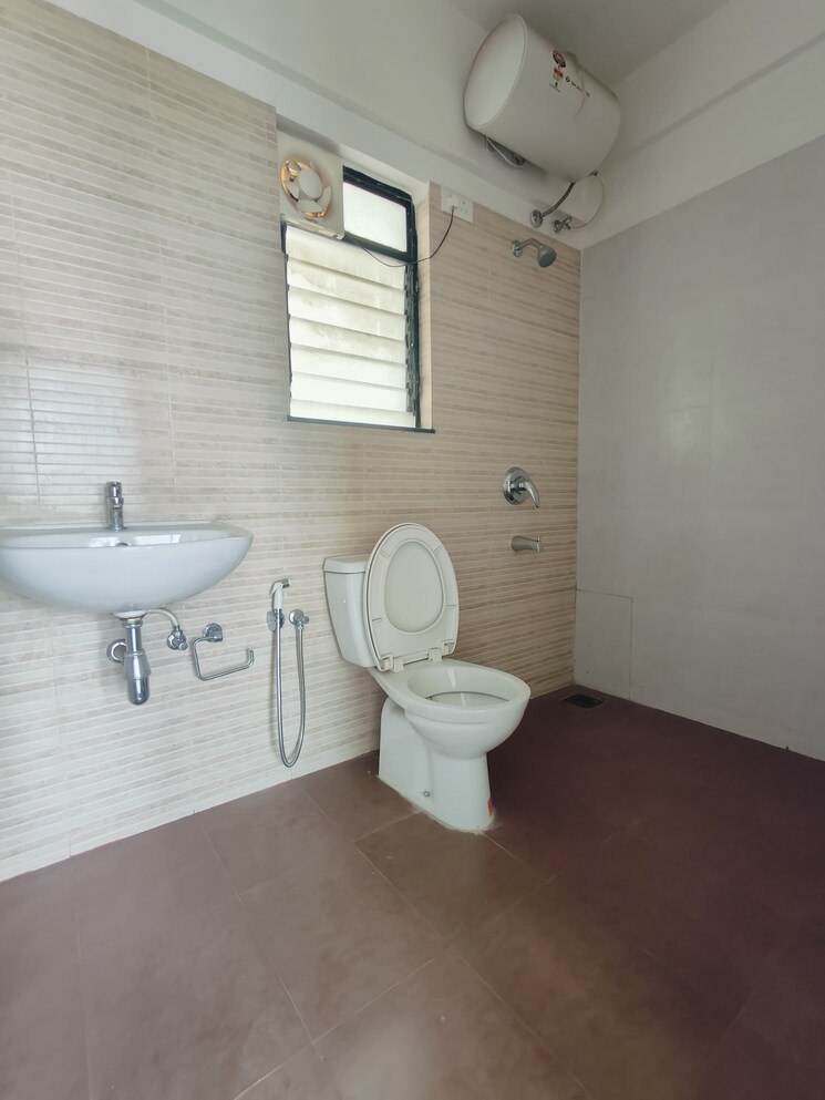 Bathroom, tata-la-montana-phase-ii 2 Bedroom 1147 Sq.Ft. Apartment In Talegaon Dabhade Pune 8836593