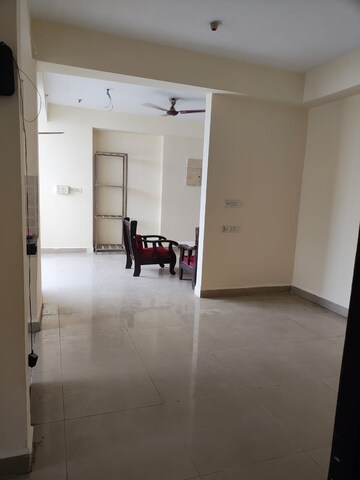 Room in 3 BHK Apartment at Ajnara Gen X, Dundahera – for Rent