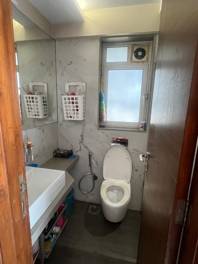 Bathroom, andheri west 3 Bedroom 900 Sq.Ft. Apartment In Andheri West Mumbai 8836651