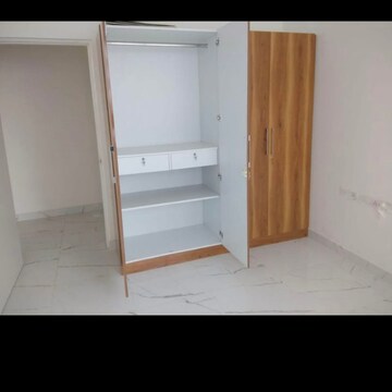 Room in 2.5 BHK Apartment at Mantri Lithos, Thanisandra – for Rent