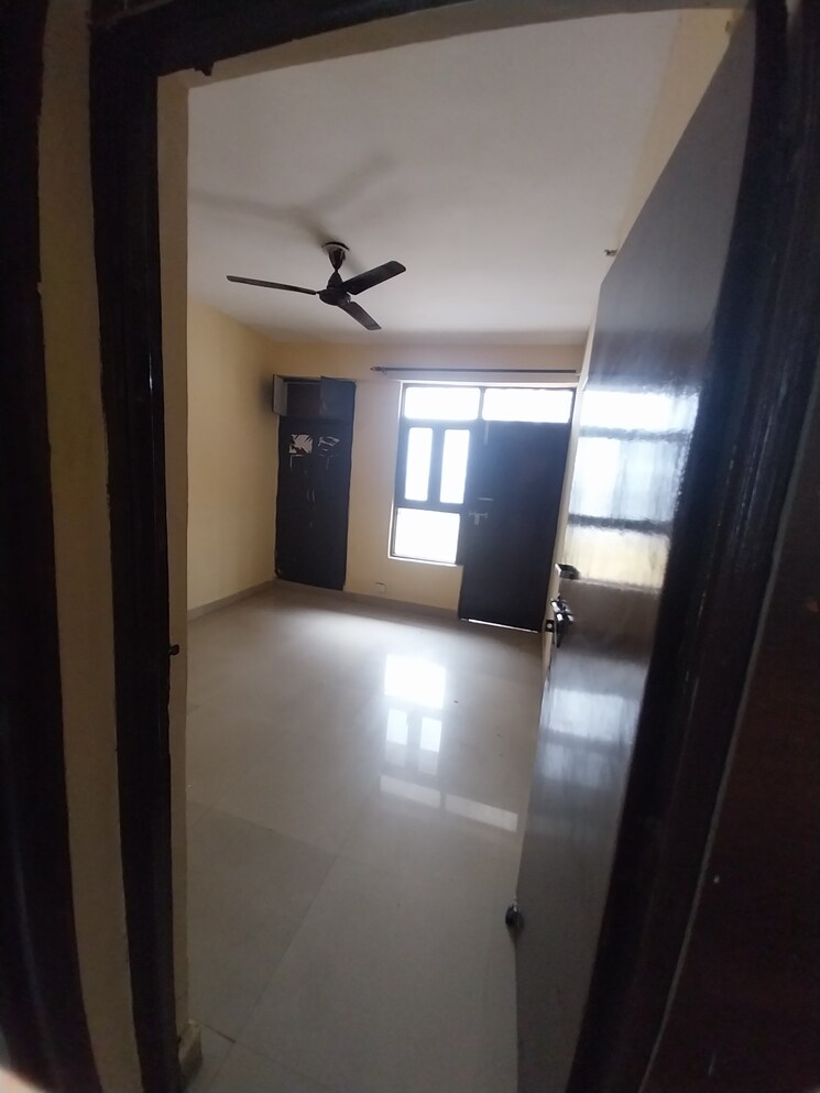 Room, mahagun-mahagunpuram-ii 2.5 Bedroom 1100 Sq.Ft. Apartment In Lal Kuan Ghaziabad 8836738