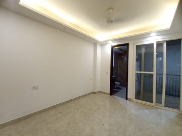 Room in 3 BHK Builder Floor at Vasant Kunj – for Rent