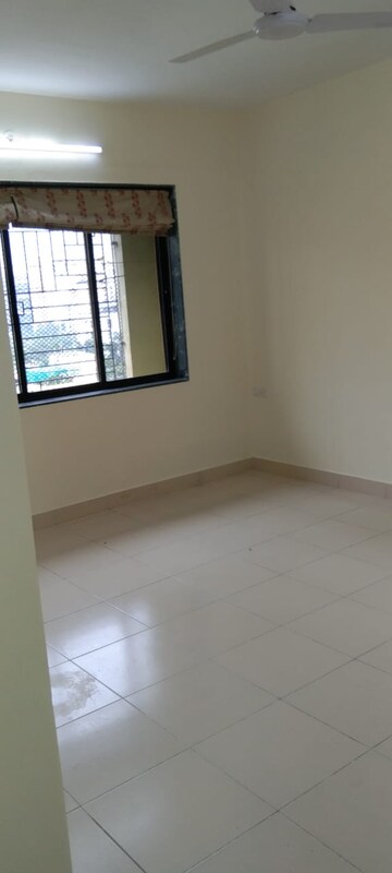 Room in 3 BHK Apartment at Swaraj Accolade Chs, Louis Wadi – for Rent