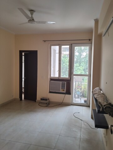 Room in 3.5 BHK Apartment at The Legend One, Sector 57 – for Rent