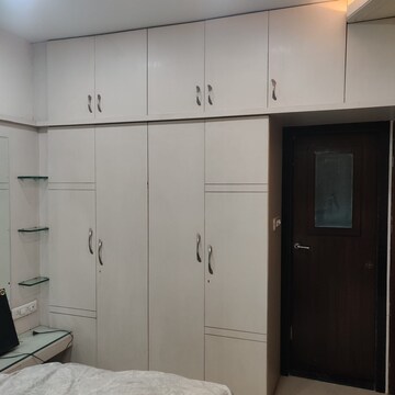 Room in 6 BHK Independent House at Amarnath Colony – for Rent