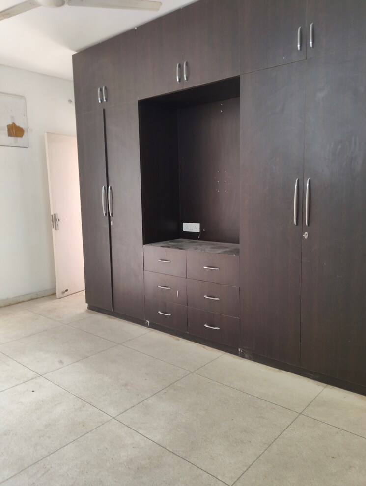 Room, dlf-the-wellington-estate 3 Bedroom 1346 Sq.Ft. Apartment In Dlf Phase V Gurgaon 8836864