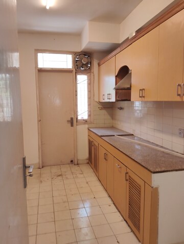 Kitchen in 3 BHK Apartment at DLF The Wellington Estate, Dlf Phase V – for Rent