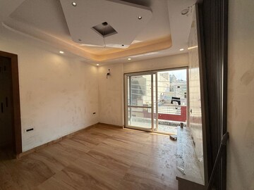 Room in 5 BHK Independent House at Sector 7 – for Sale