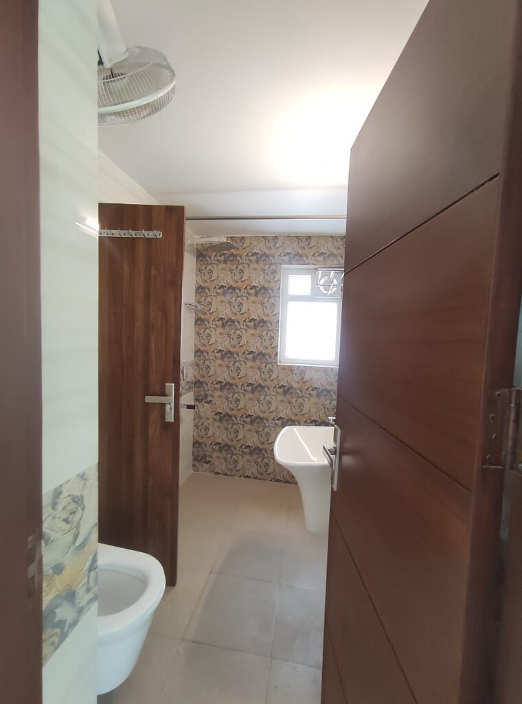 Attached Bathroom, vasant kunj 3 Bedroom 1600 Sq.Ft. Apartment In Vasant Kunj Delhi 8836904