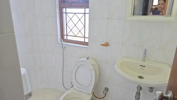 Bathroom in 3 BHK Apartment at Caranzalem – for Rent