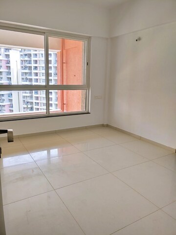 Room in 2 BHK Apartment at Kolte Patil Stargaze, Bavdhan – for Rent