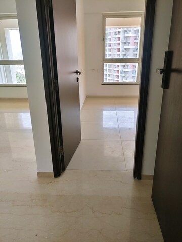 Room in 2 BHK Apartment at Kolte Patil Stargaze, Bavdhan – for Rent