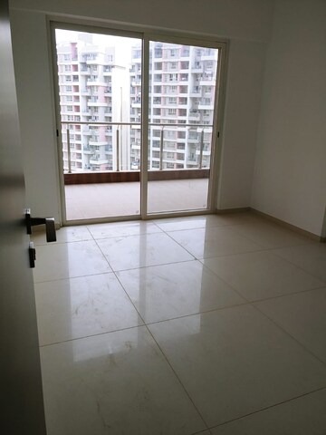Room in 2 BHK Apartment at Kolte Patil Stargaze, Bavdhan – for Rent