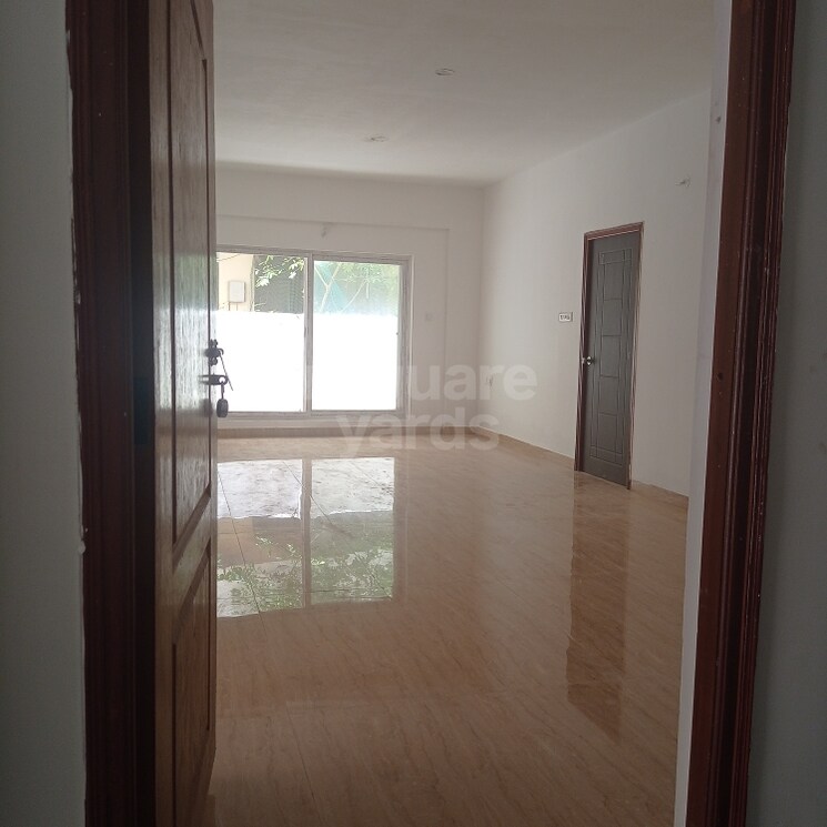 Bedroom, paryavaran complex 3 Bedroom 125 Sq.Yd. Apartment In Paryavaran Complex Delhi 8837013