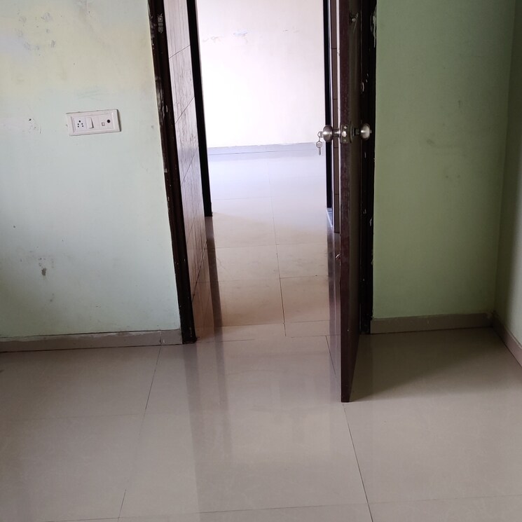 Room, paryavaran complex 3 Bedroom 125 Sq.Yd. Apartment In Paryavaran Complex Delhi 8837013
